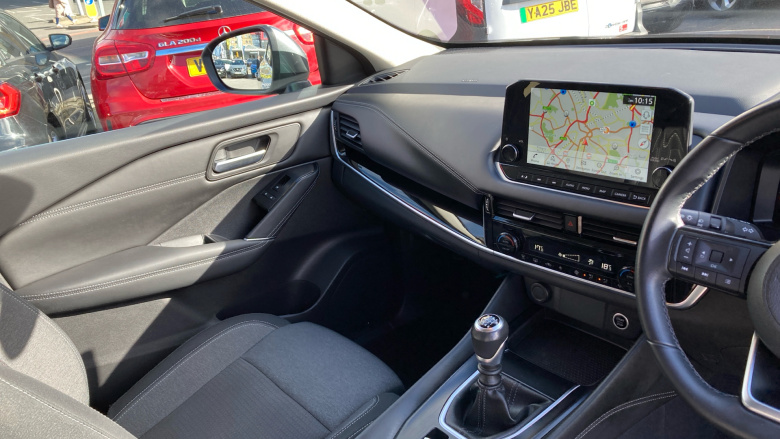 Nissan Qashqai 1.3 DiG-T MH N-Connecta 5dr Petrol Hatchback